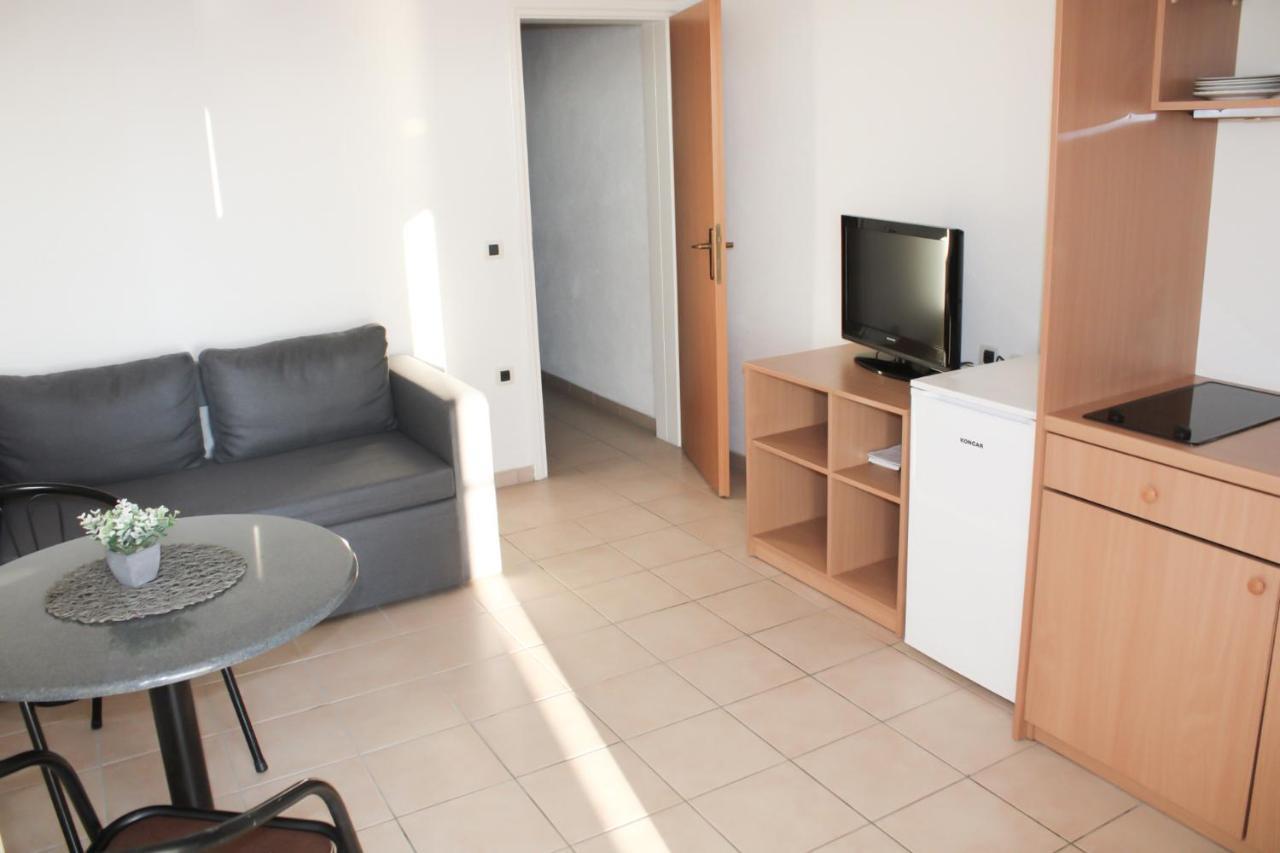 Apartments Larus Baska Voda Luaran gambar