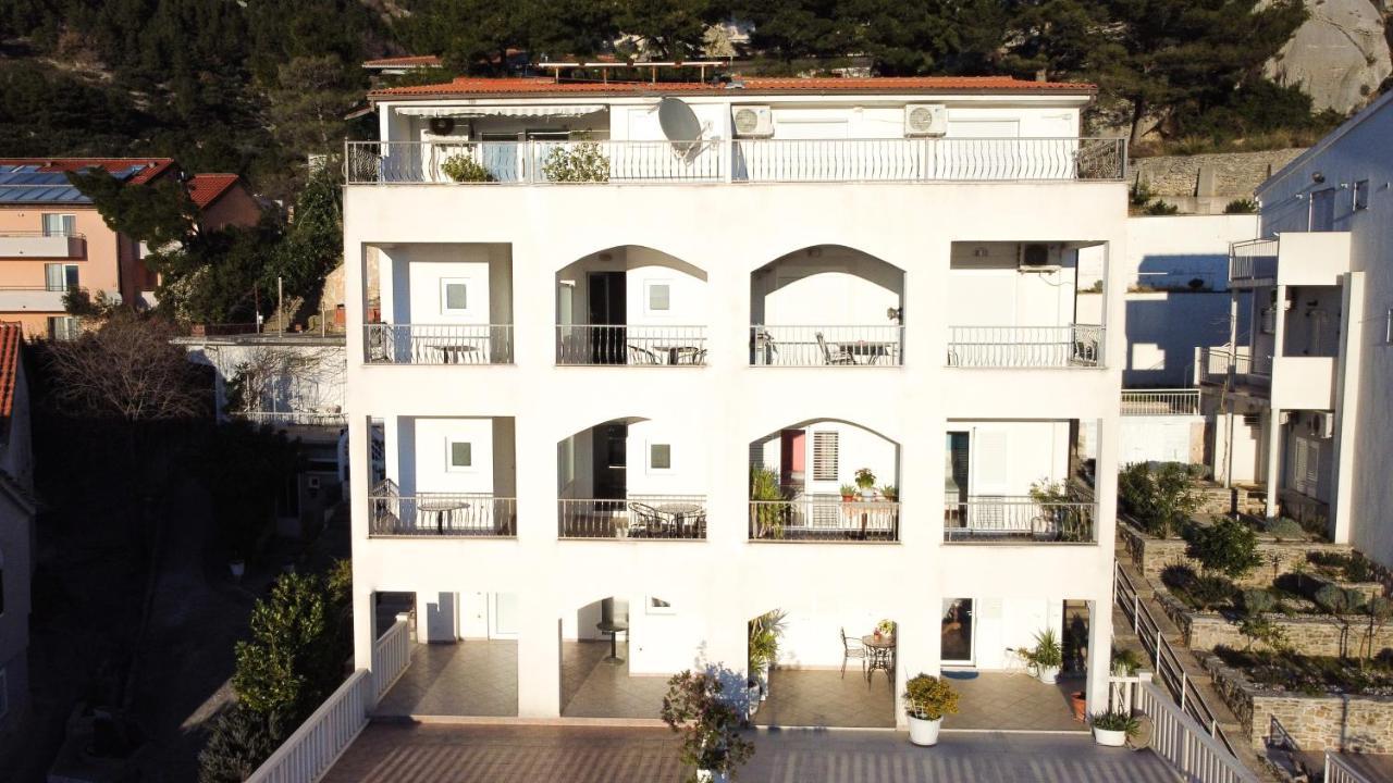 Apartments Larus Baska Voda Luaran gambar