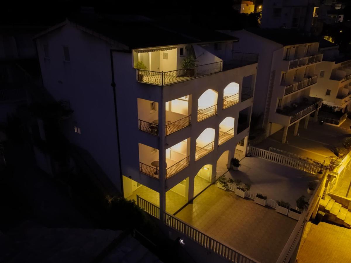 Apartments Larus Baska Voda Luaran gambar