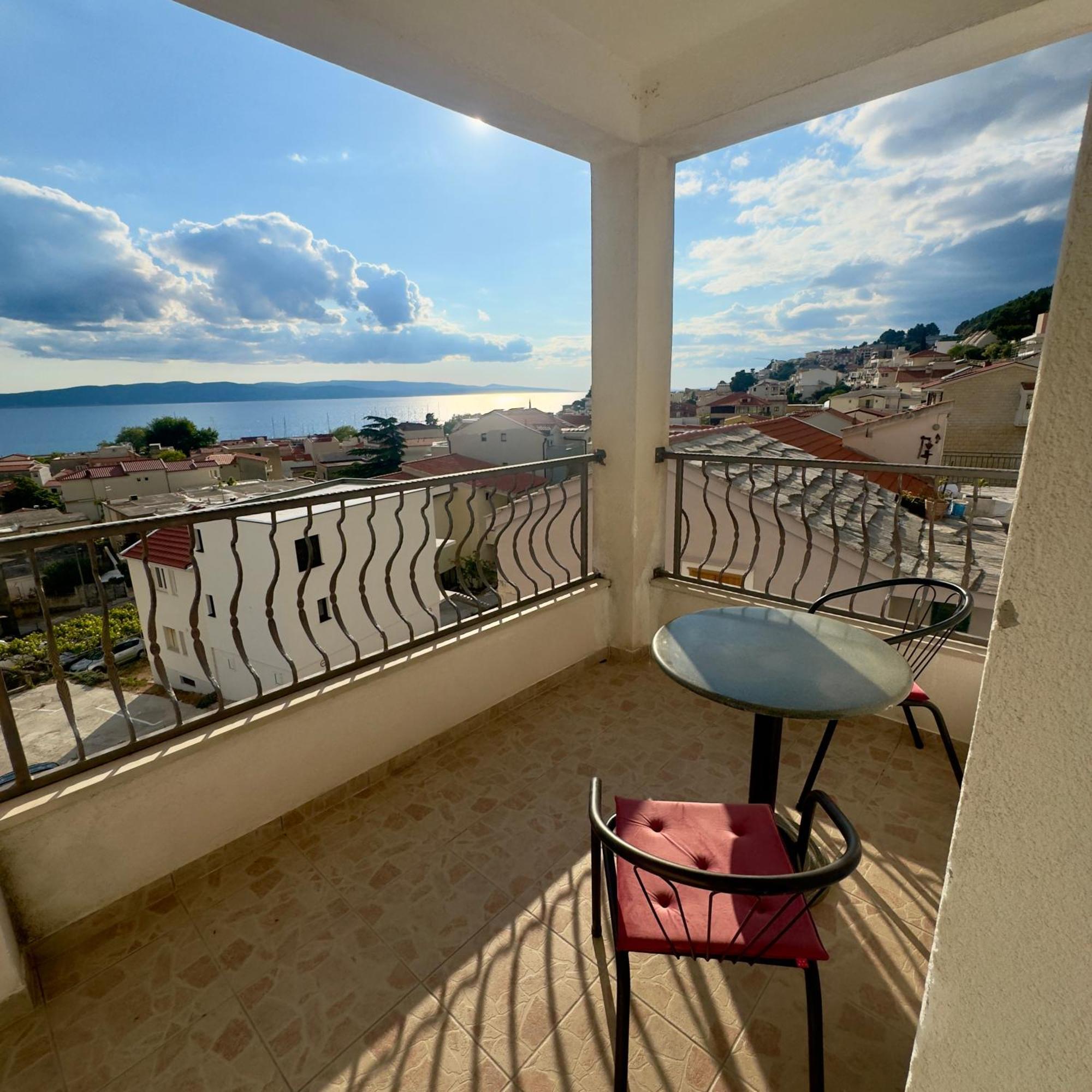 Apartments Larus Baska Voda Luaran gambar